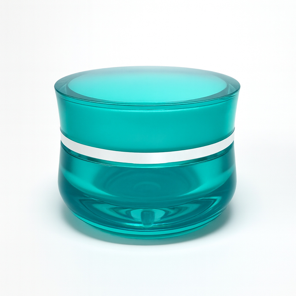 フタ下部にシルバーライン加飾